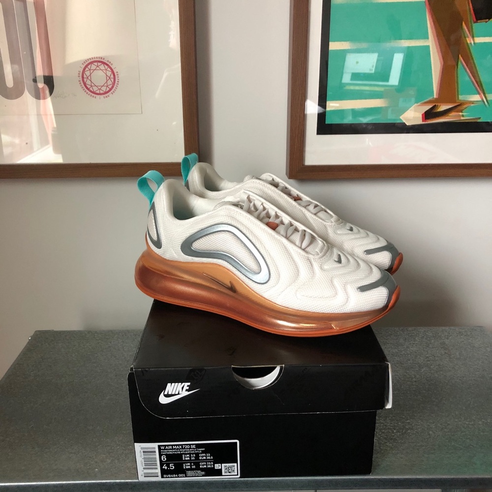 Nike Women’s Air Max 720